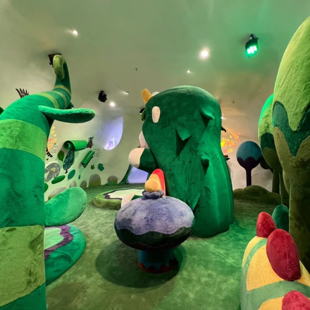 Custom Mascot for College Sports: Energize Your Game Day