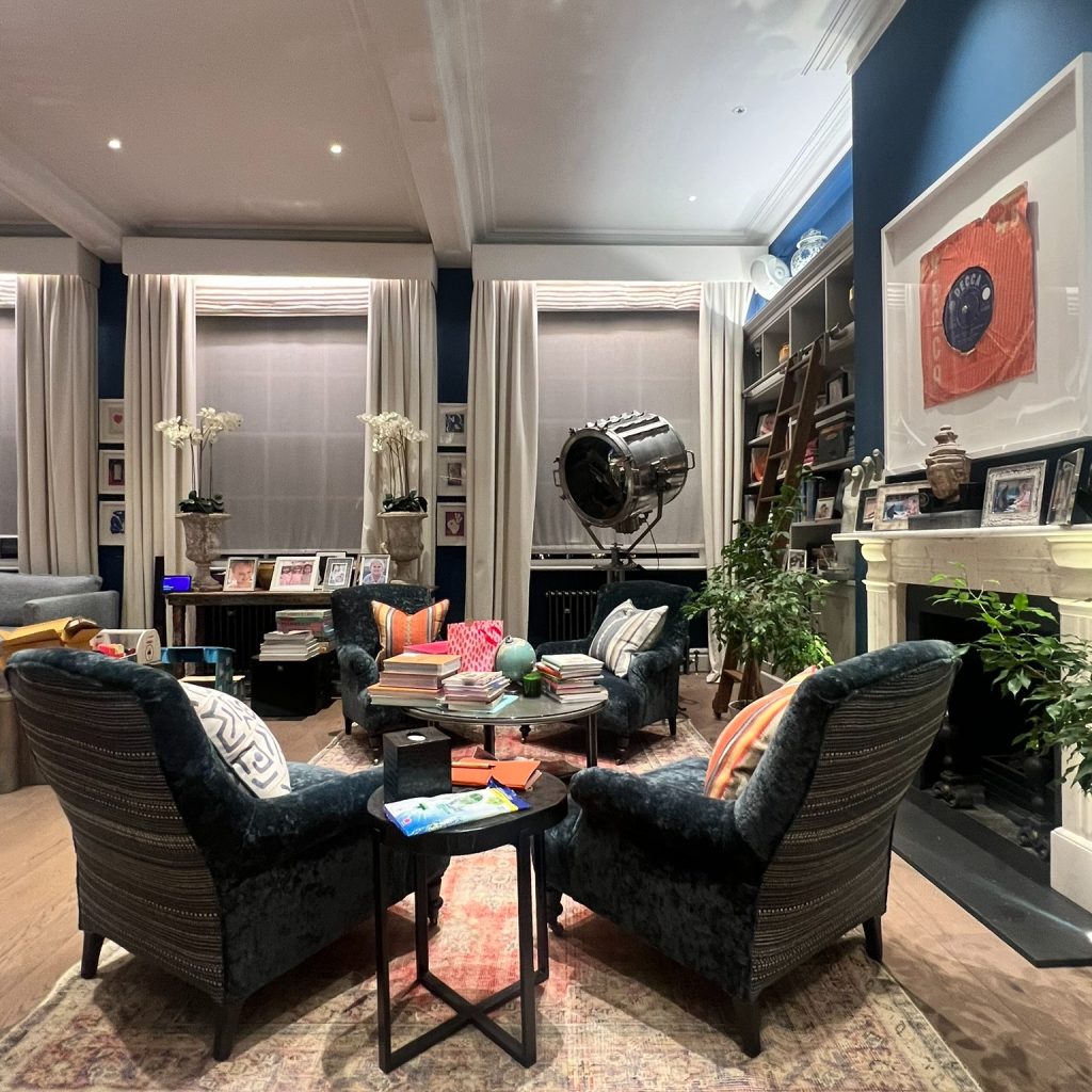 Banquette Seatings in UK: Cozy, Space-Saving Dining Ideas