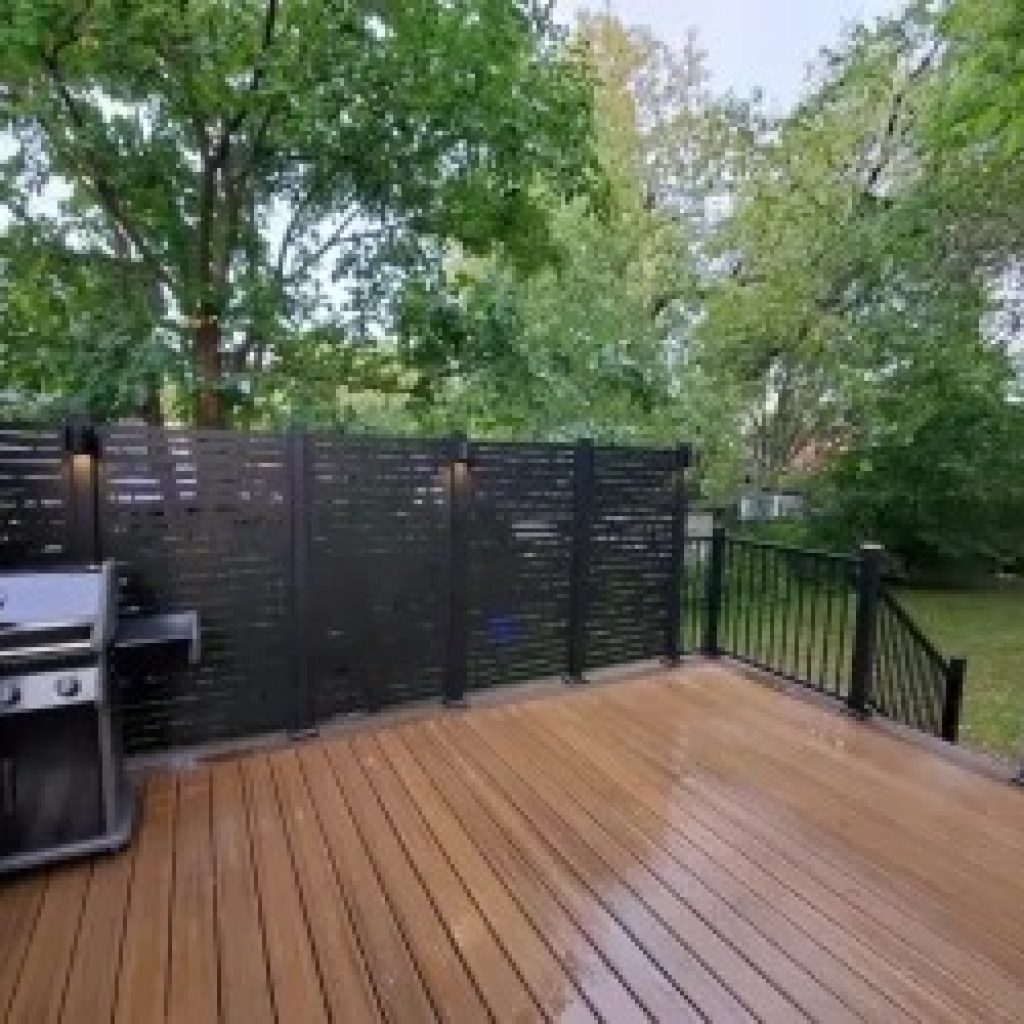 Choosing the Right Decking for Your Outdoor Space