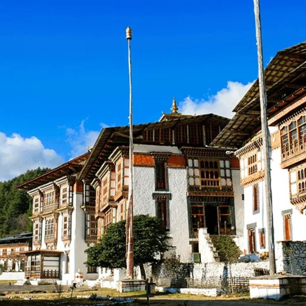 Experience Bhutan as a family: culture, nature and togetherness Experience Bhutan as a family: culture, nature and togetherness