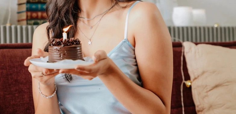 How to Choose Silk Midi Dresses That Stay Wrinkle-Free and Flattering All Day